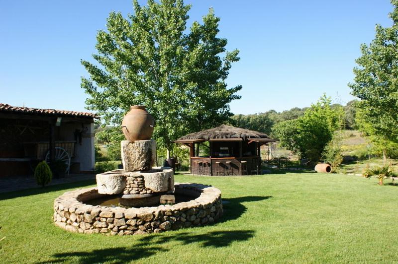 Complejo Rural El Prado Hotell Logrosán Eksteriør bilde